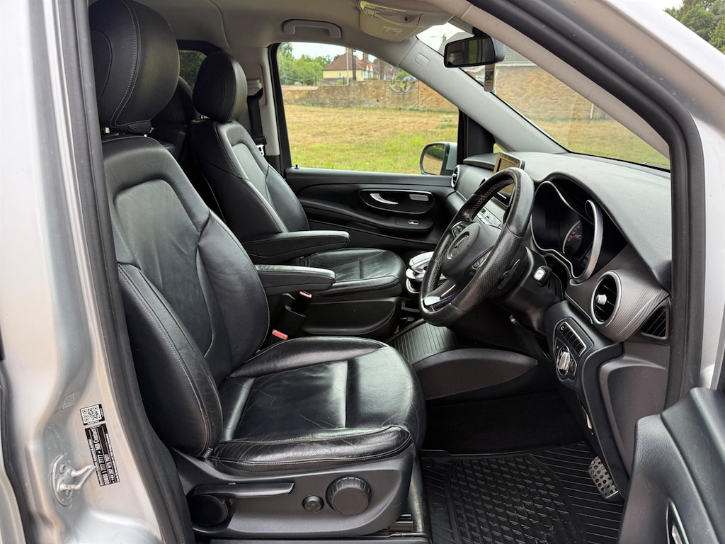 Mercedes-Benz V Class 2.1 V250 Sport Black #24