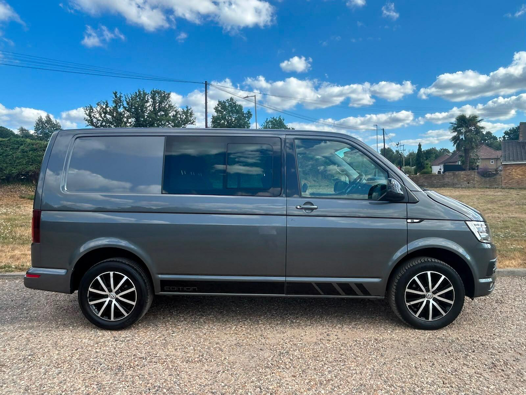 Volkswagen Transporter 2.0 Tdi Bmt 150 Edition Kombi Van Red #9
