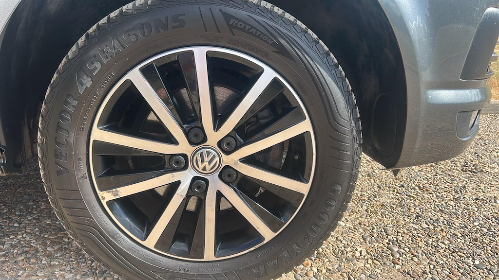 Volkswagen Transporter 2.0 Tdi Bmt 150 Edition Kombi Van Red #22