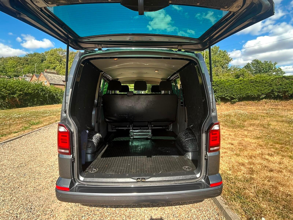 Volkswagen Transporter 2.0 Tdi Bmt 150 Edition Kombi Van Red #7