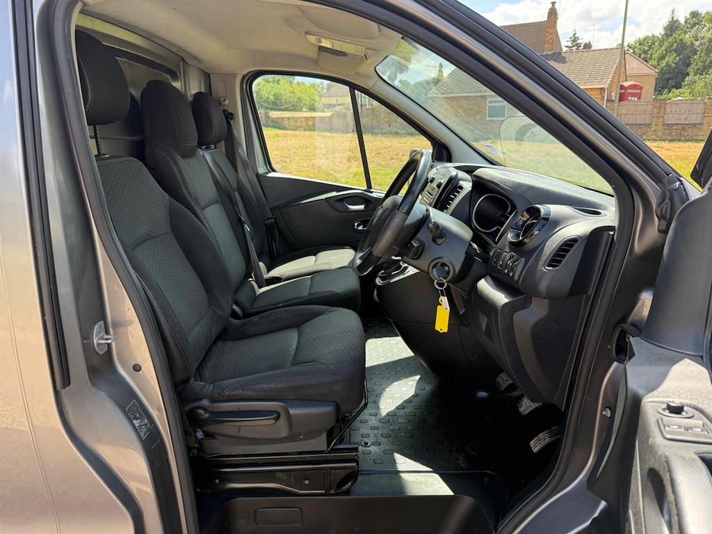 Vauxhall Vivaro L2h1 2900 Combi Cdti Biturbo Ss 9 Seater Euro 6 Red #15