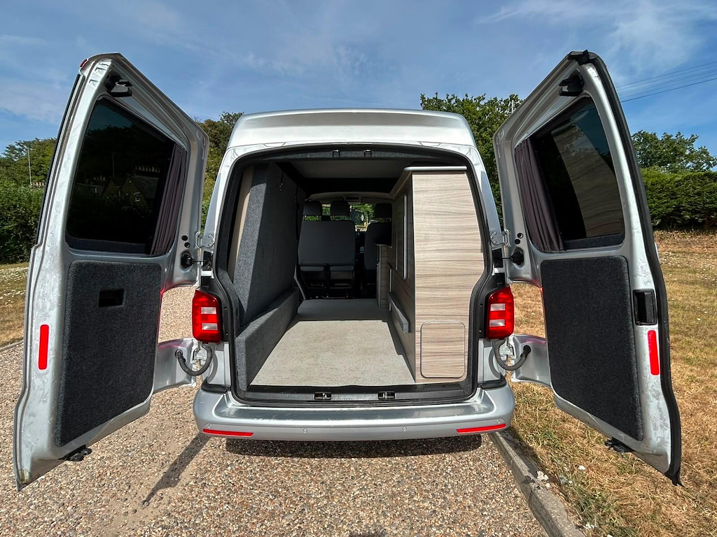 Volkswagen Transporter 2.0 Tdi T30 Bluemotion Tech Highline Crew Van Fwd Brown #17