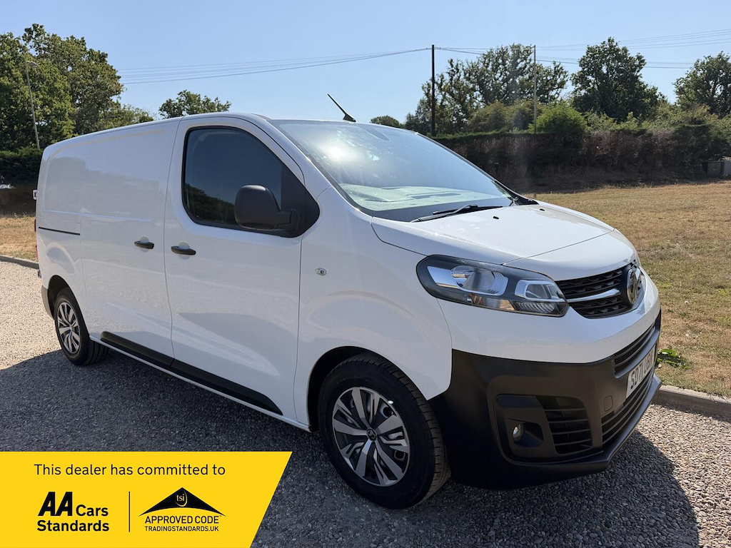 Vauxhall Vivaro 2.0 L 2.0 Turbo D 3100 Dynamic L1 H1 Euro 6 Ss White