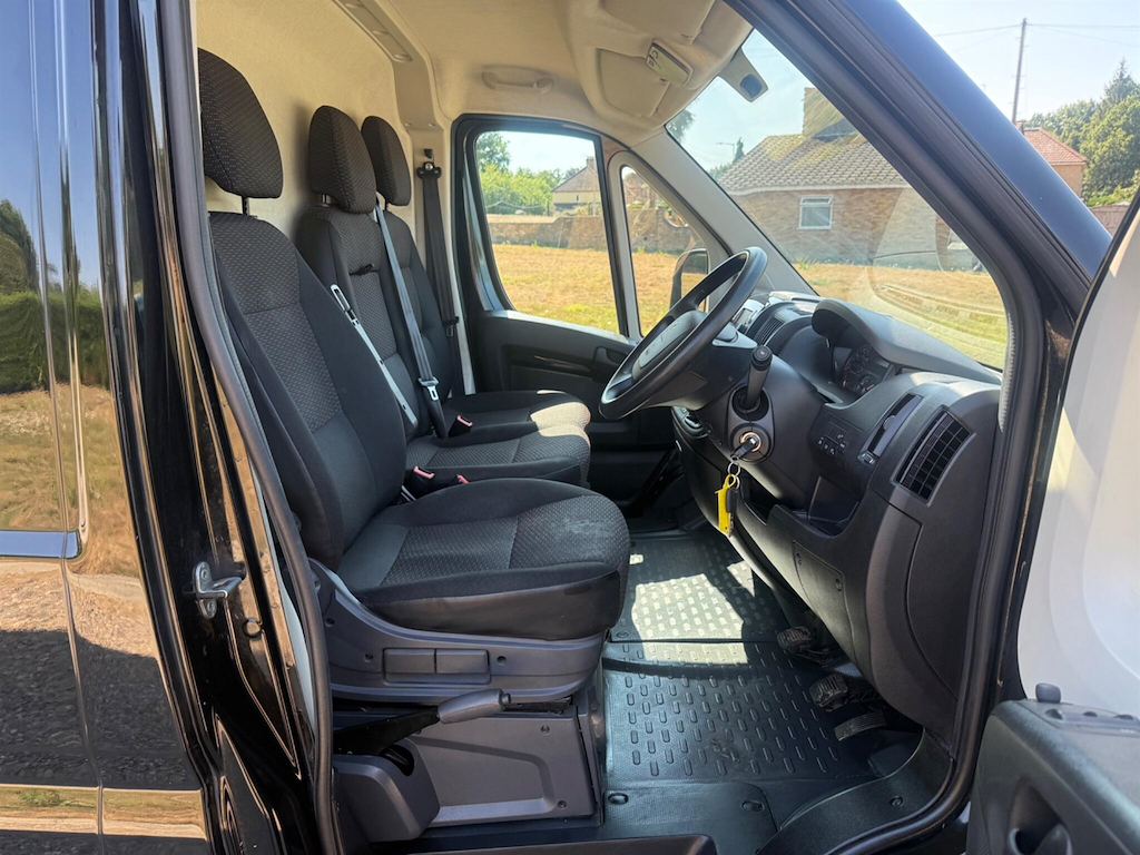 Peugeot Boxer 2.2 L 2.2 Bluehdi 335 Professional L3 H2 Euro 6 S Black #3