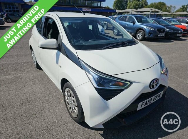 Toyota Aygo 1.0 Vvt-i X-play Hatchback Euro White