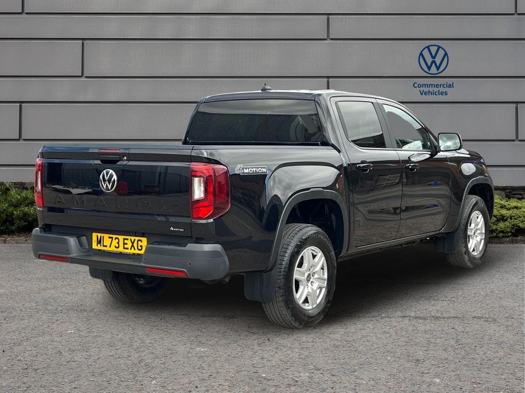 Volkswagen Amarok 2.0 Tdi Life Pickup Double Cab 4 Black #4