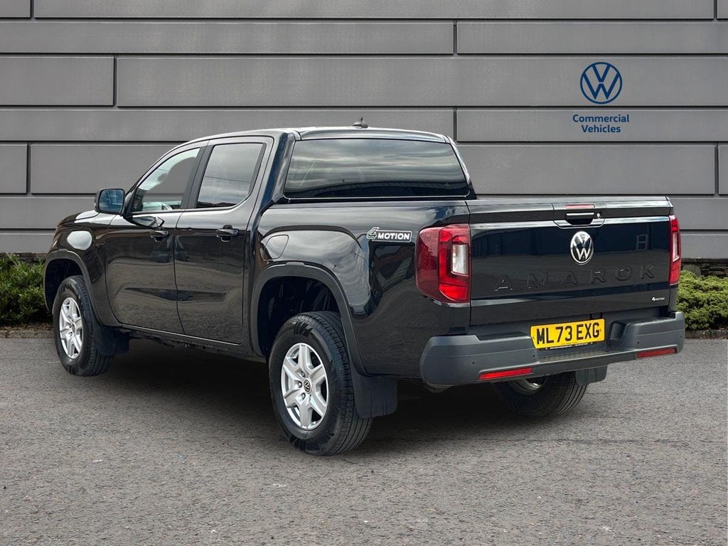 Volkswagen Amarok 2.0 Tdi Life Pickup Double Cab 4 Black #2