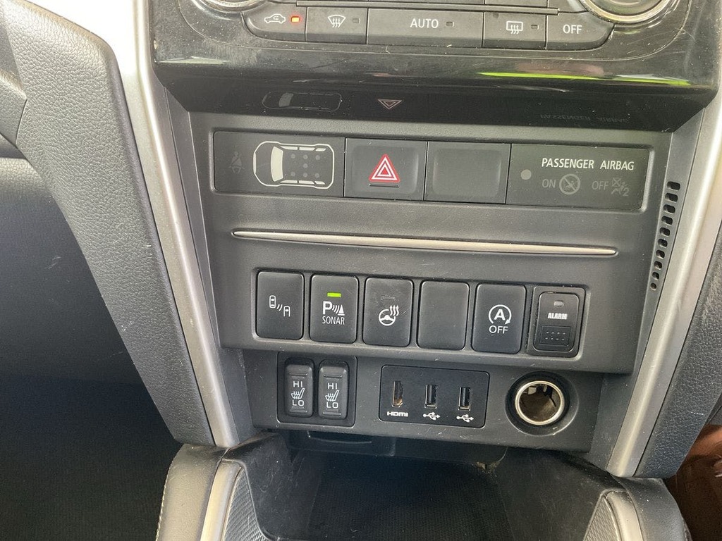 Mitsubishi L200 2.2 Di-d Dc Barbarian X Pickup Double Cab Dies Grey #23