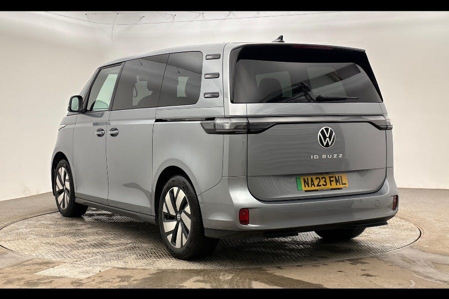 Volkswagen ID.Buzz Pro 77Kwh Life Mpv 204 Ps Silver #2
