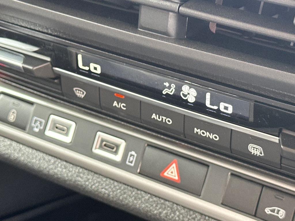 Vauxhall Vivaro 3100 50Kwh Prime L2 H1 6Dr 7.4Kw Charger #18
