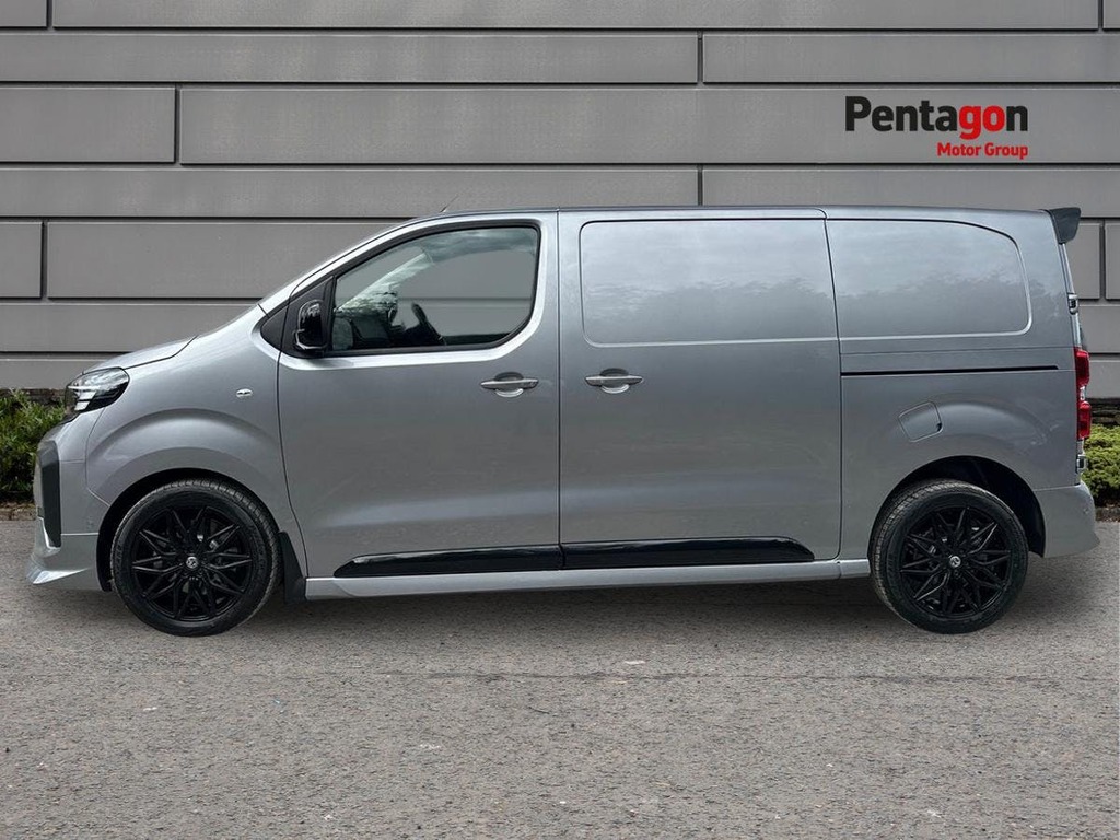 Vauxhall Vivaro 3100 50Kwh Prime L2 H1 6Dr 7.4Kw Charger #12