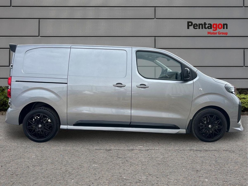 Vauxhall Vivaro 3100 50Kwh Prime L2 H1 6Dr 7.4Kw Charger #11