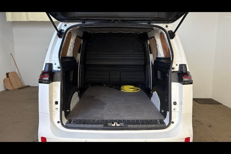 Volkswagen ID.Buzz Pro 77Kwh Commerce Plus Panel Van Aut White #6