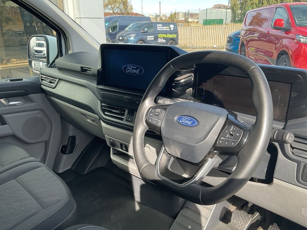 Ford Transit Custom 2.5 320 Duratec 11.8Kwh Limited Panel Van Petr White #5