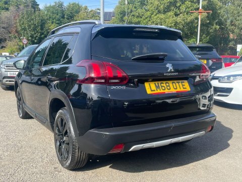Peugeot 2008 1.2 Puretech Allure Black #6