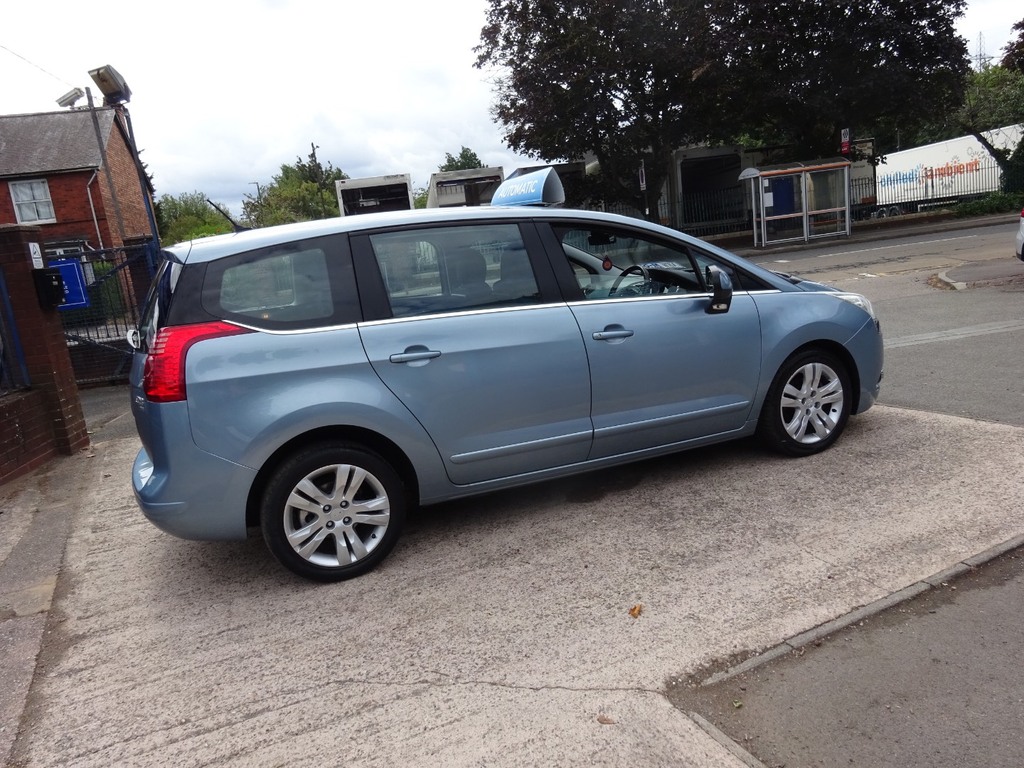Peugeot 5008 1.6 E-hdi Allure Mpv Grey #7