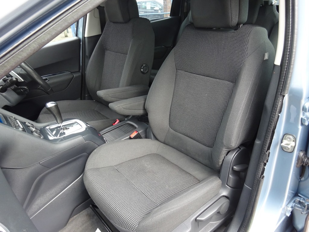Peugeot 5008 1.6 E-hdi Allure Mpv Grey #11
