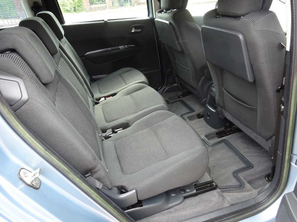Peugeot 5008 1.6 E-hdi Allure Mpv Grey #13