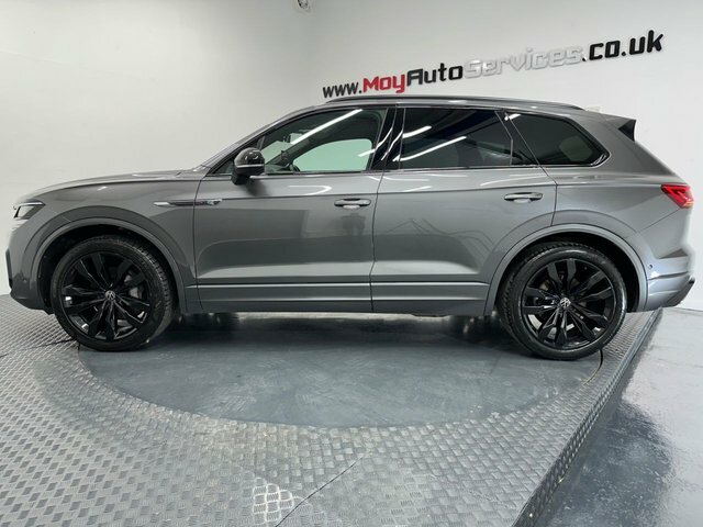 Volkswagen Touareg 2023 3.0 Tdi V6 Black Edition Suv Tiptr Black #2