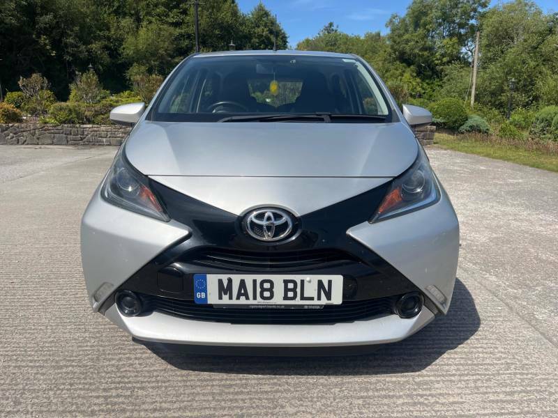Toyota Aygo 1.0 Vvt-i X-play Silver #2