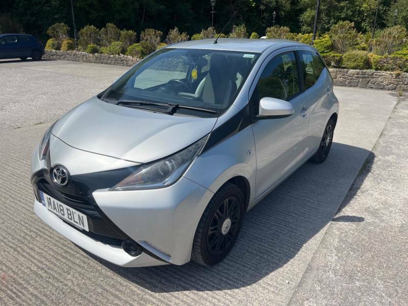 Toyota Aygo 1.0 Vvt-i X-play Silver #3
