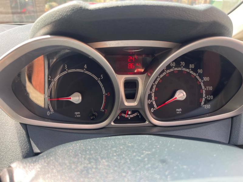 Ford Fiesta 1.4 Fiesta Zetec 95 Black #8