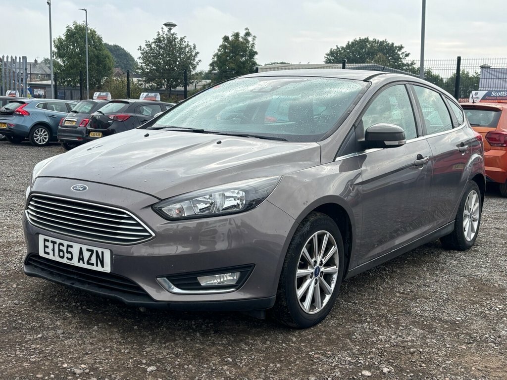 Ford Focus 1.5L Titanium Brown #3