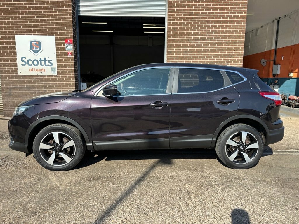 Nissan Qashqai 1.6L N-connecta Black #4