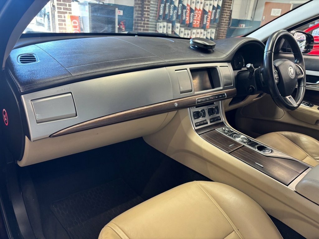 Jaguar XF Saloon 3.0D S V6 Premium Luxury Euro 5 2 Grey #21