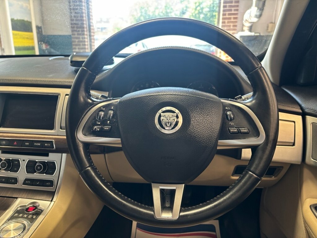 Jaguar XF Saloon 3.0D S V6 Premium Luxury Euro 5 2 Grey #24