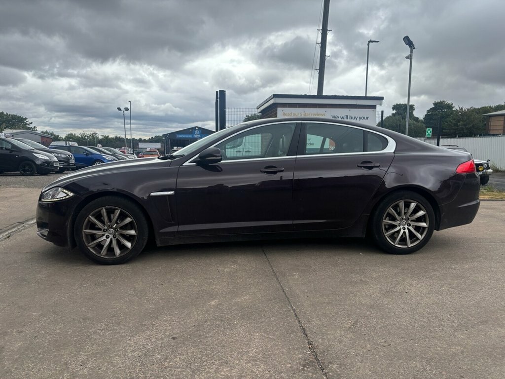 Jaguar XF 2.2L Luxury Red #4