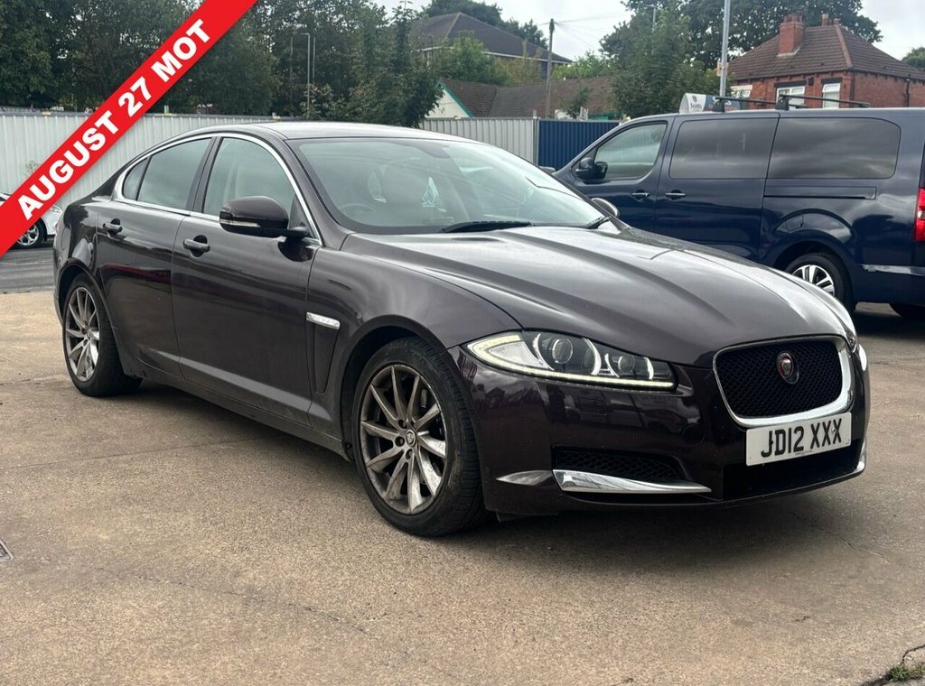 Jaguar XF 2.2L Luxury Red