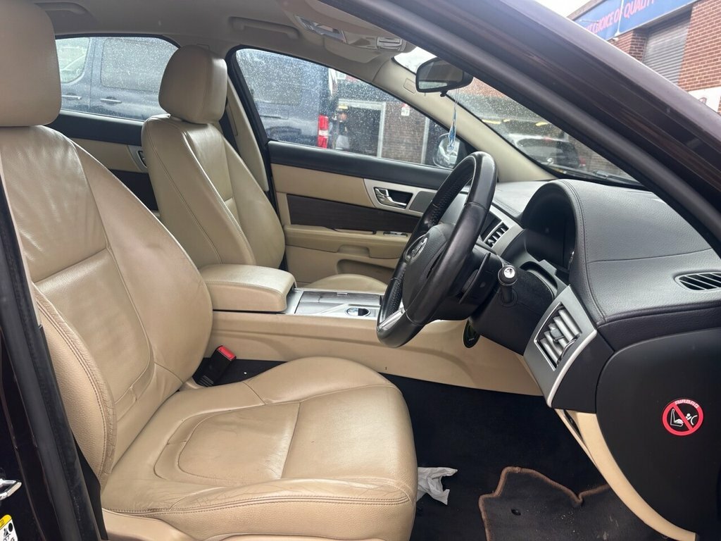 Jaguar XF 3.0D V6 Premium Luxury Euro 5 Red #10