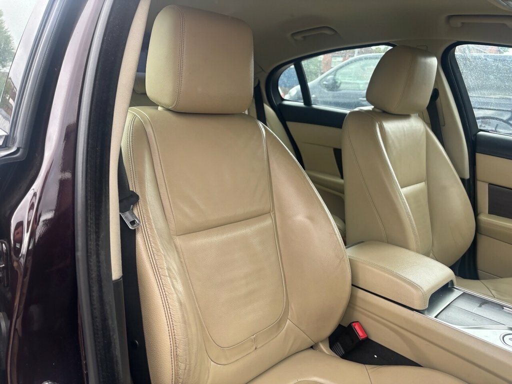 Jaguar XF 3.0D V6 Premium Luxury Euro 5 Red #11