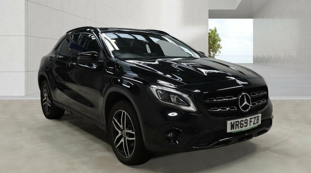Mercedes-Benz GLA Class 1.6L Urban Edition Black