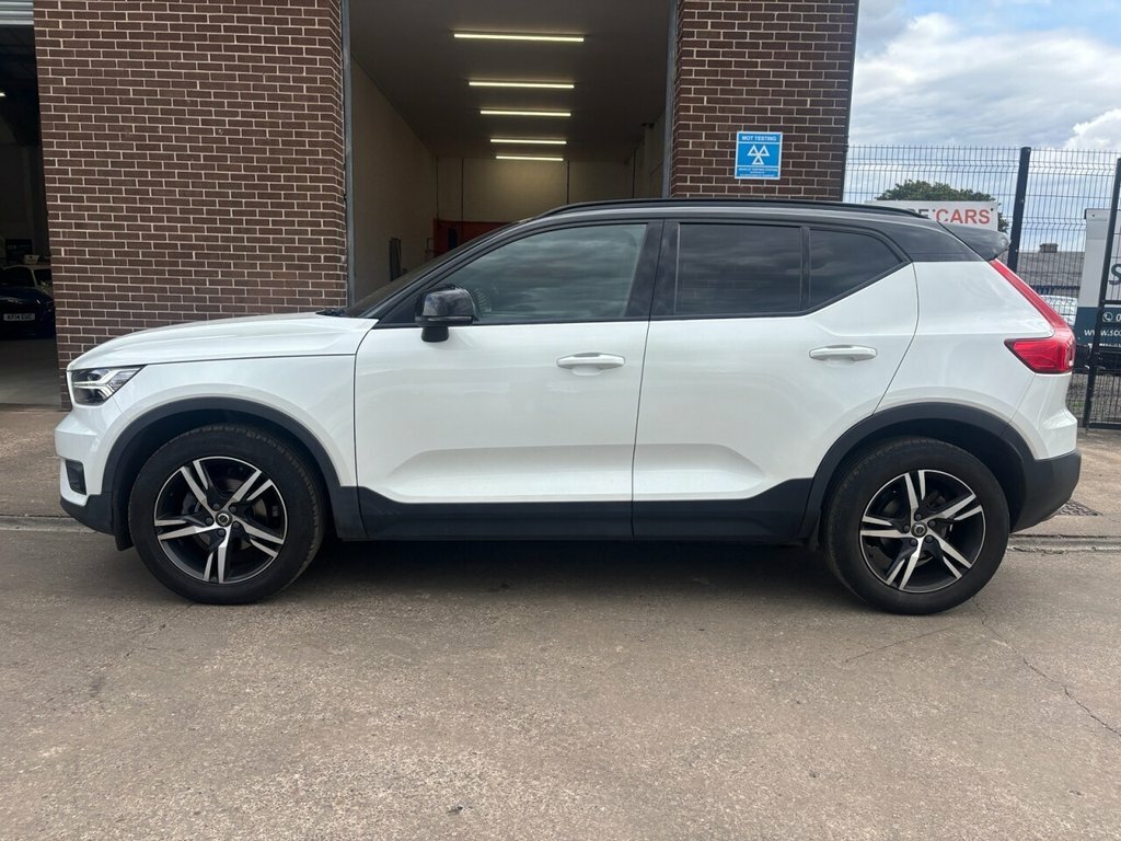 Volvo XC40 1.5L R-design White #4