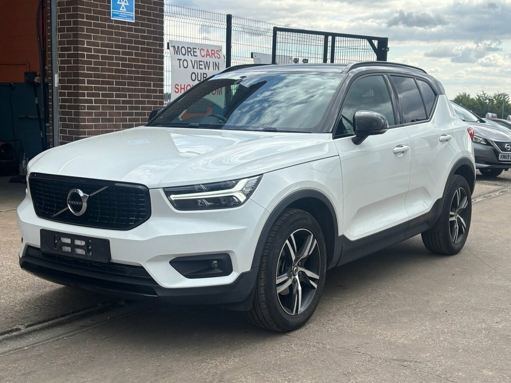 Volvo XC40 1.5L R-design White #3
