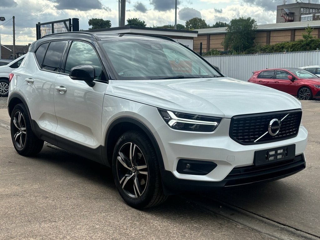 Volvo XC40 1.5L R-design White