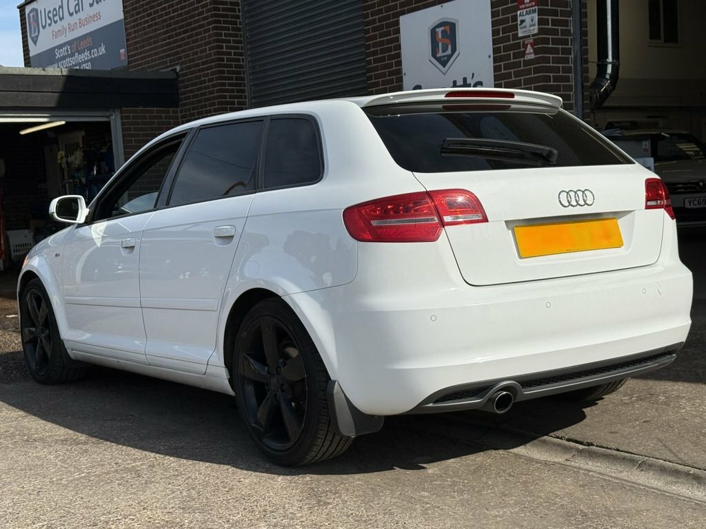 Audi A3 2L Black Edition ST61GYX White #4