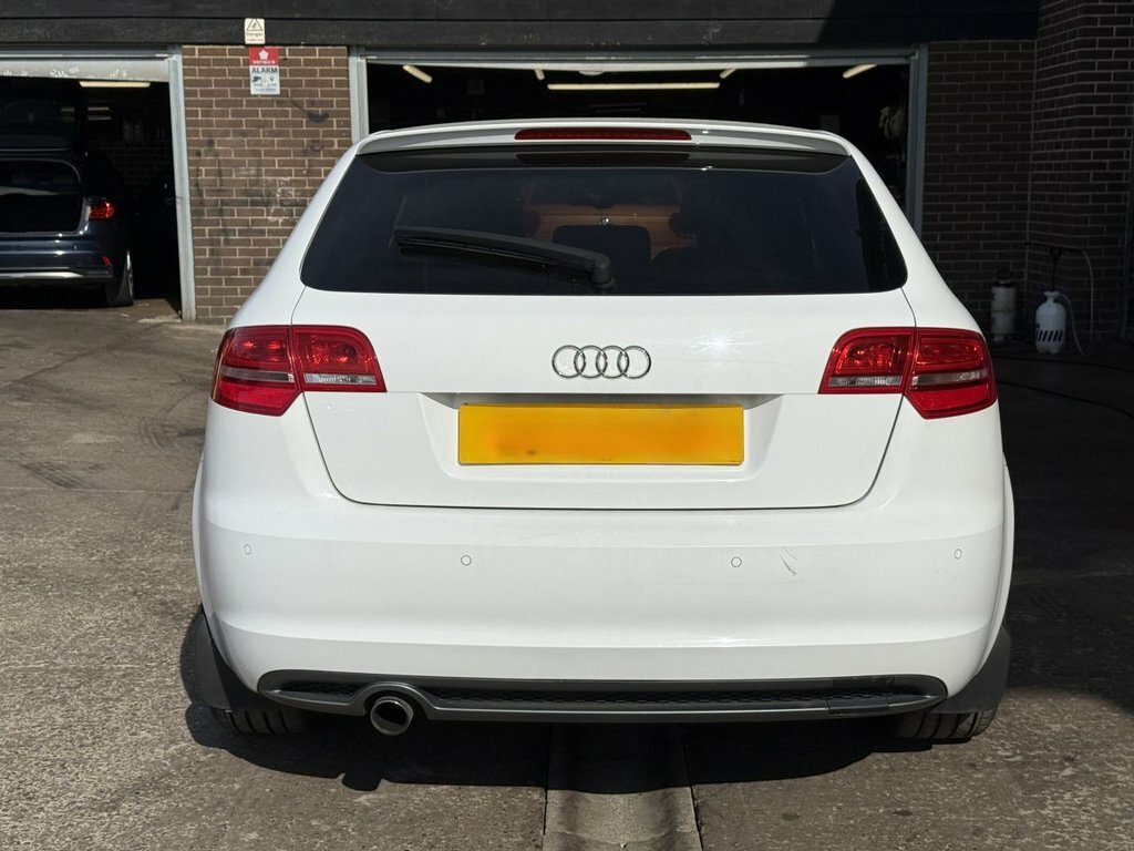 Audi A3 2L Black Edition ST61GYX White #6