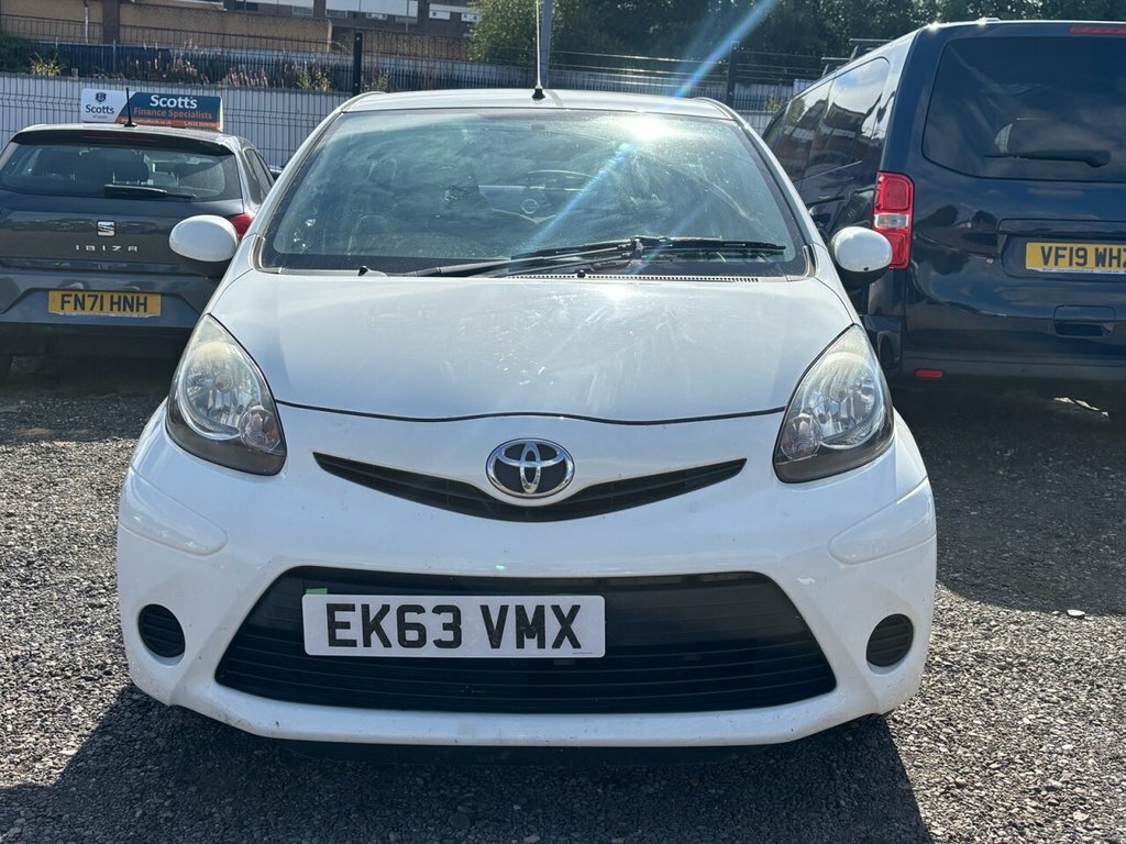 Toyota Aygo 1L Move White #2