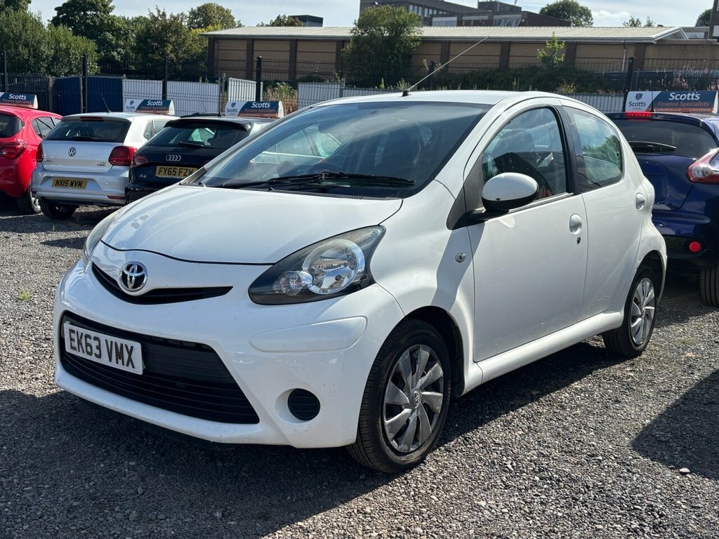 Toyota Aygo 1L Move White #3