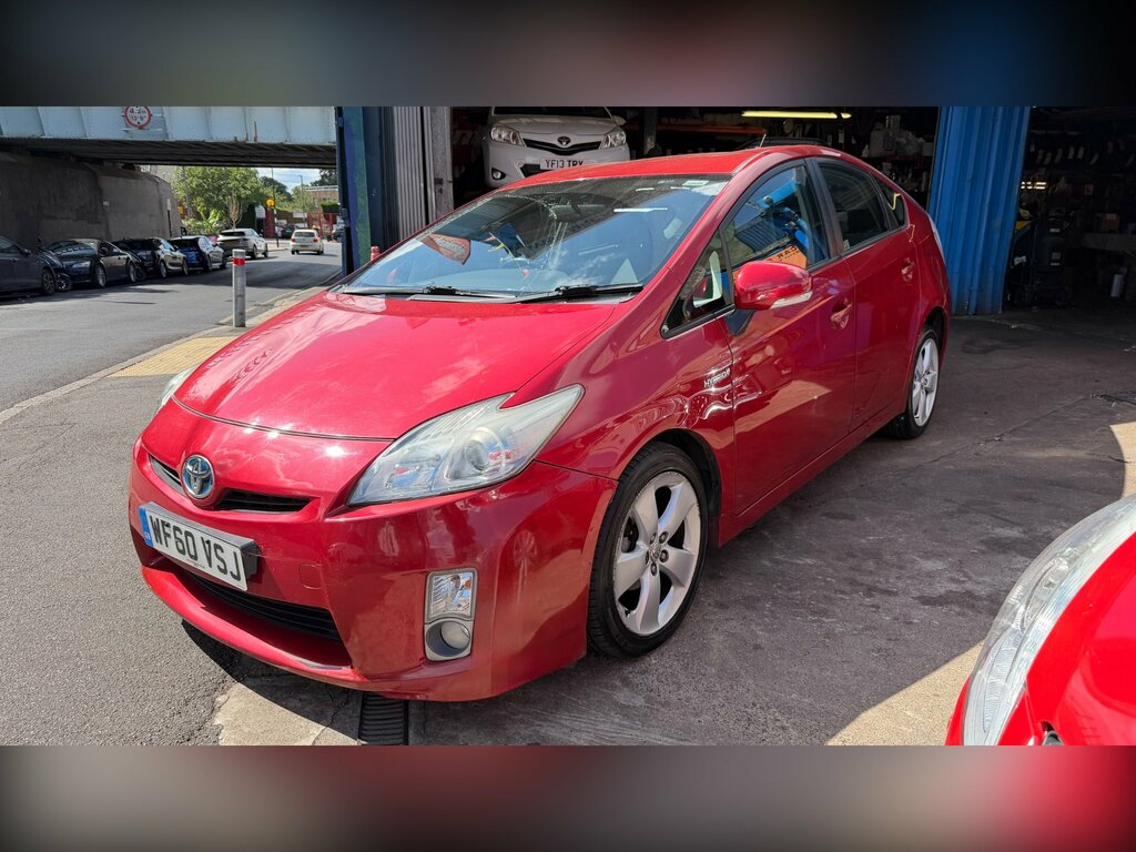 Toyota Prius 1.8 Vvt-h T Spirit Hatchback Hybrid Cvt Red