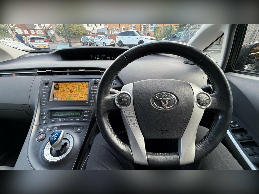 Toyota Prius 1.8 Vvt-h T Spirit Hatchback Hybrid Cvt Red #5