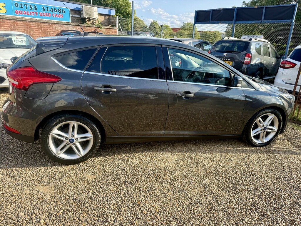 Ford Focus 1.5 Tdci Zetec 2016 Grey #4