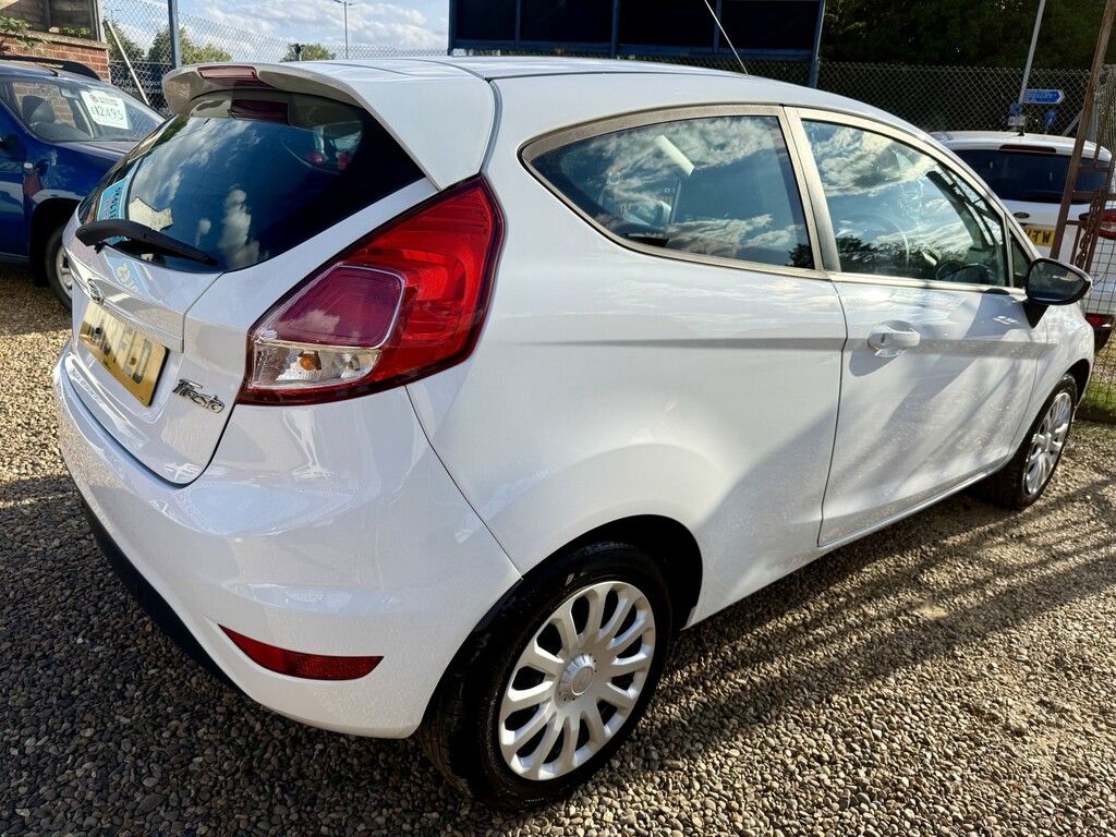 Ford Fiesta 1.3 Style 2013 White #3