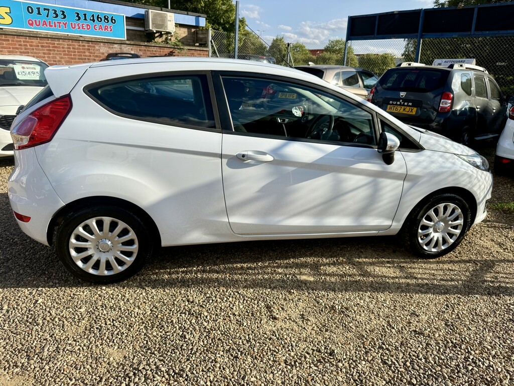 Ford Fiesta 1.3 Style 2013 White #4