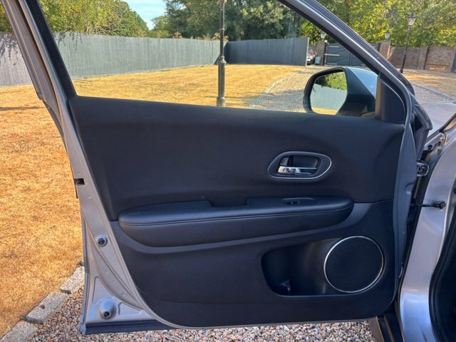 Honda Hr-V 1.5 I-vtec Se Cvt - Suv 5 Seats Black #35