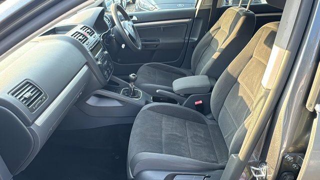 Volkswagen Golf 1.6 Tdi Se Euro 5 Red #28