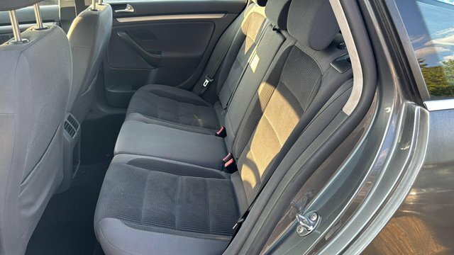 Volkswagen Golf 1.6 Tdi Se Euro 5 Red #17